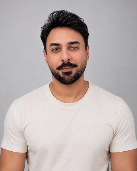 Mr Atta, Founder of Shaheen Visa Consultancy, Pakistani visa consultant based between Alexandria, USA and Jakarta, Indonesia